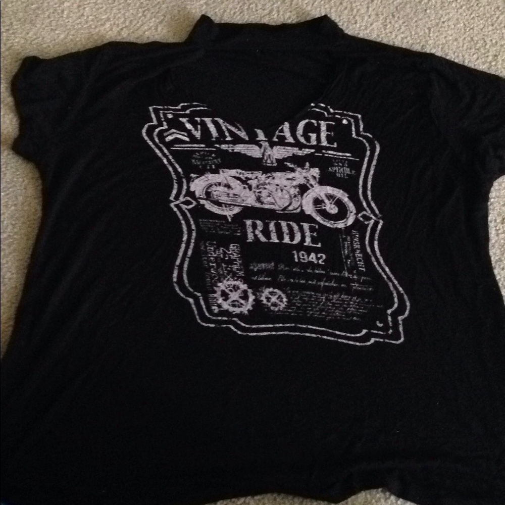 Black Tee